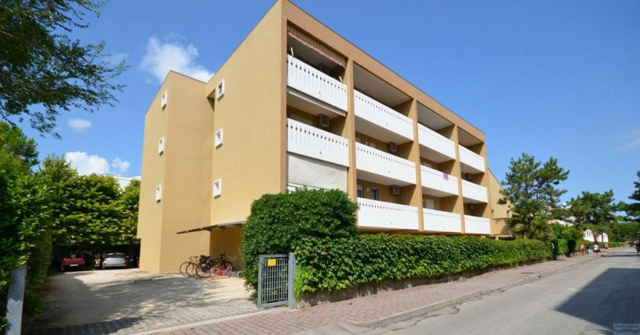 Condominio Lavinia Bibione Exteriör bild