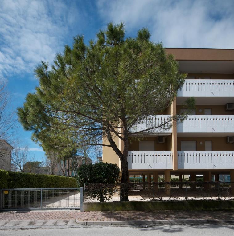 Condominio Lavinia Bibione Exteriör bild